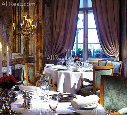 Hotel De Crillon 31
